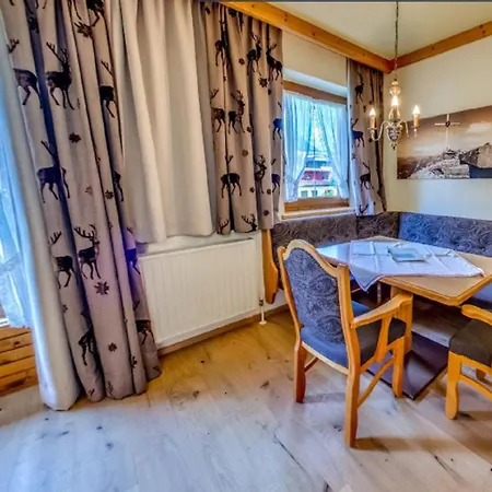 Апартаменты Fruehstueckspension Karwendel Пертизау